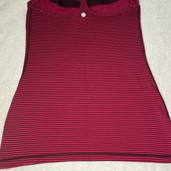 Lululemon Red & Black Striped Built-In Bra Tank Top - Athletic Yoga Wear - Picture 2 of 5